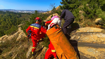 野路子要不得！烟台一女子独自探险被困