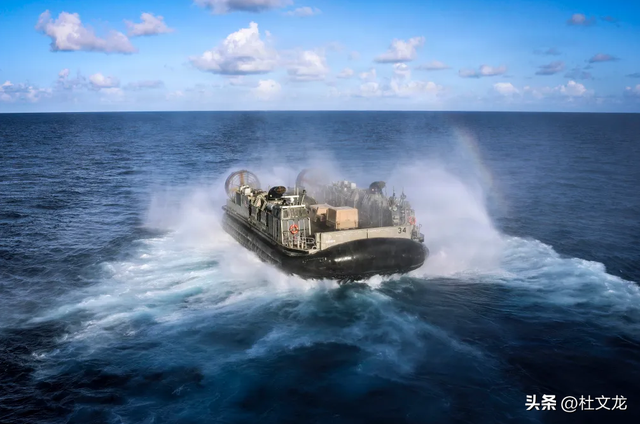 美航母战斗群向委内瑞拉集结，登陆演习加剧紧张局势