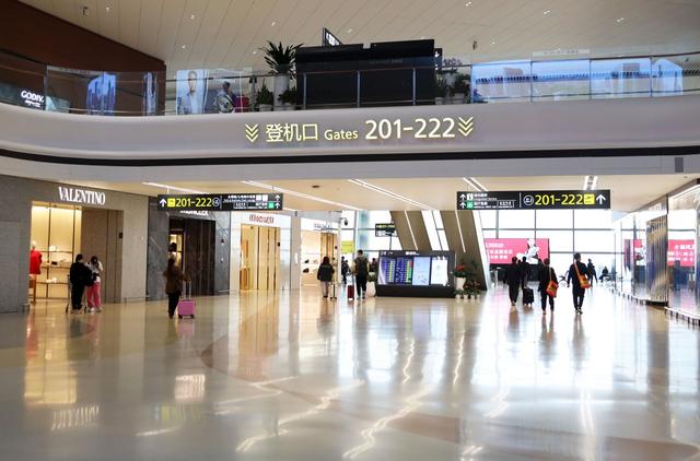 为何要建“反人类”大机场？位置在成都却远在简阳，专治拖延症