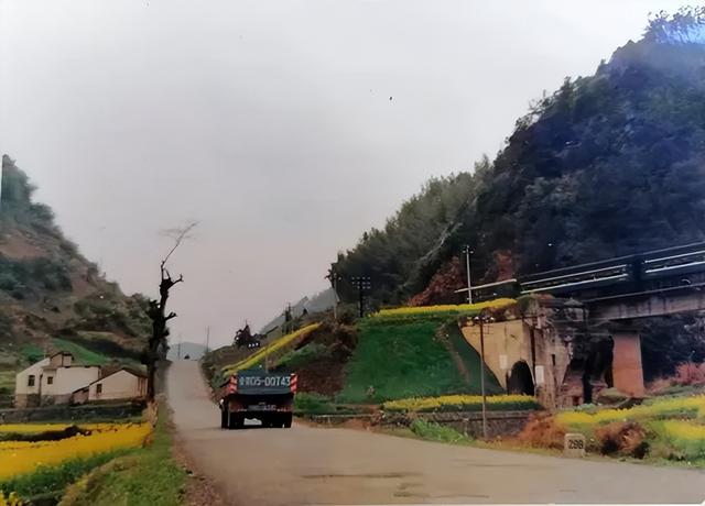 芜屯公路话沧桑