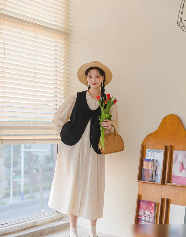会戴帽子的女人更优雅，3种不挑脸型帽子示范，时尚显脸小