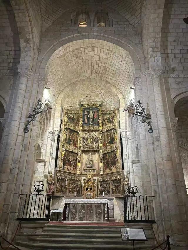 欧洲精英的西班牙浪人计划：圣地亚哥之路