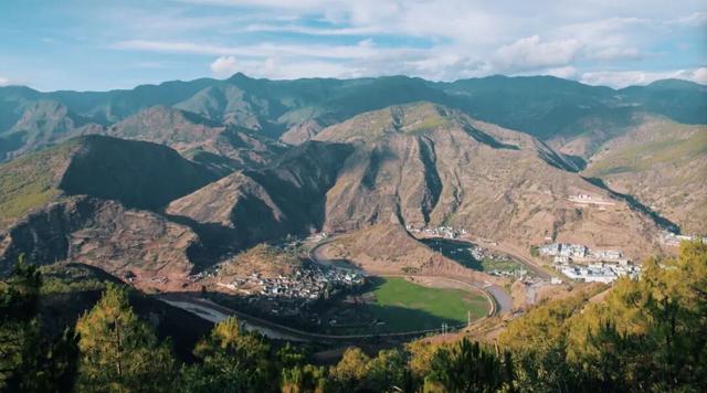 云南大理一座“避世古村”低调藏富贵，位于海拔1700多米的山中