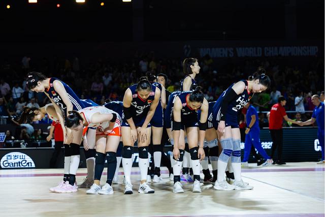3-2！女排世锦赛险爆冷：世界第四大逆转，中国女排双喜临门