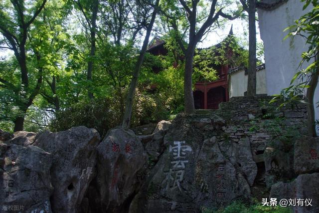 旅途中遇到惊喜，奖励自己一顿丰盛的晚餐，放松的状态真好
