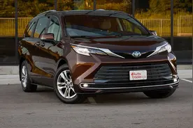 2024款丰田赛那Sienna评测：舒适精致的乘坐体验图片