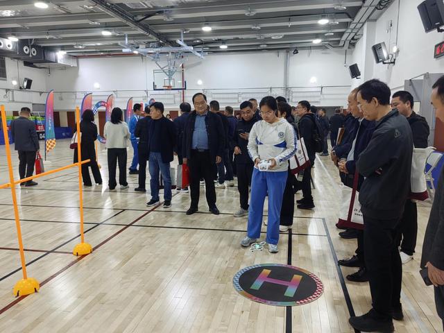 玉渊潭中学启动三大品牌 探索人工智能育人新范式