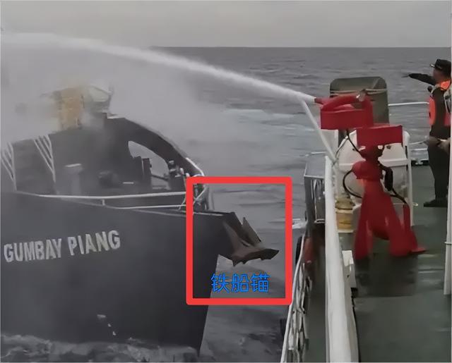太突然！菲律宾20艘渔船“铁索连环”闯黄岩岛，马科斯这招真的狠