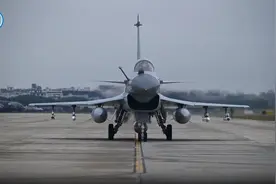 独家解析：解放军“蟒蛇战术”震撼登场 全面锁岛预演‌图片