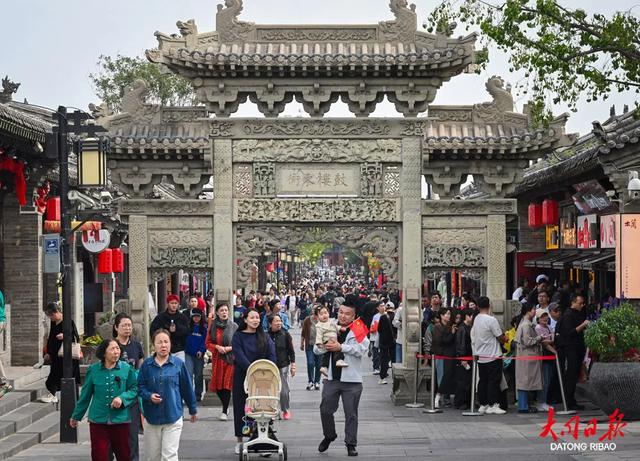 “双节”去大同古城！沉浸式文旅盛宴轮番上演，游客：这趟值了