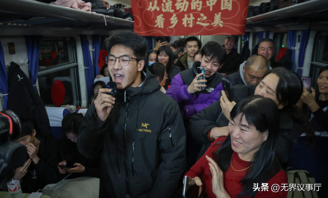 凉山公益慢火车变打卡地，游客围观拍老人，居民生活被侵扰