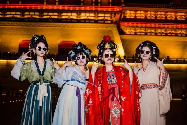外眼看中国丨开封——中国旅游业的“魔法”课