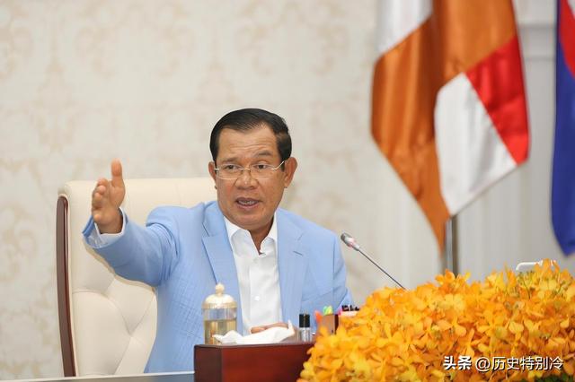 最重视中国阅兵的国家，第一个抵达北京，89岁太后扶光头国王下机