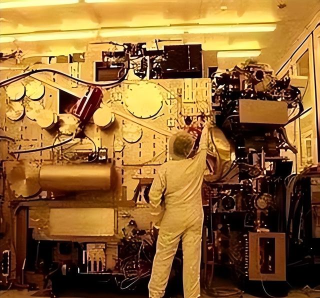 不用光刻机也能生产芯片？纳米压印技术的出现，到底靠不靠谱？