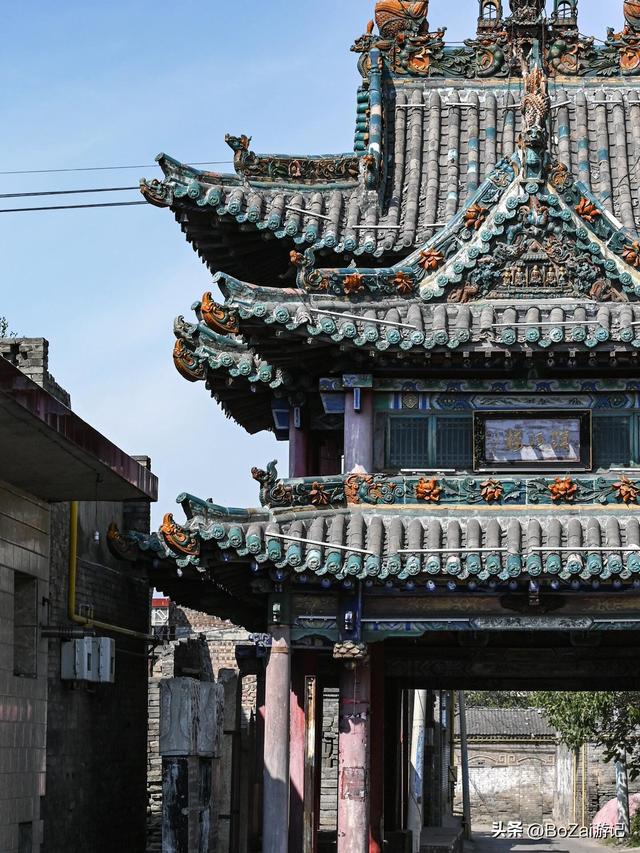 介休乡村封神，500年琉璃镇河楼，小巧却藏大招