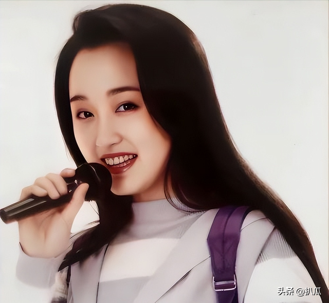 善恶终有报，54岁不婚不育的杨钰莹	，原来早已经上了另一条道路