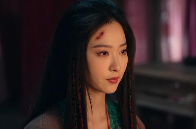 《唐诡奇谭》首播，喜君更美了，樱桃更飒了，却被29岁女配惊艳了