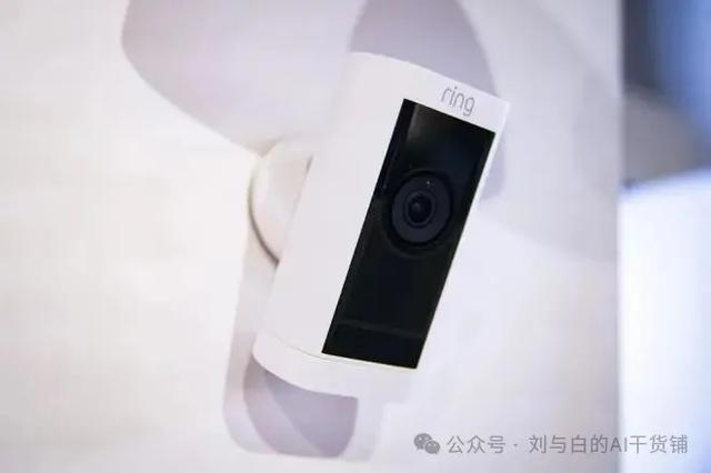 外媒爆料：苹果在做AI机器人全家桶，iPhone的接班人居然是个灯？