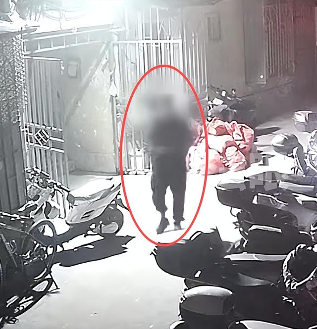 男子多次偷女内裤后续！偷窃过程流出，嘴脸曝光，女子称：可贵咧