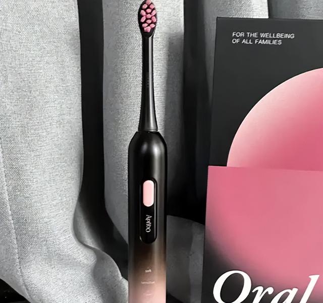 电动牙刷哪个牌子好？怎么选才能不花冤枉钱？一次看懂选购攻略