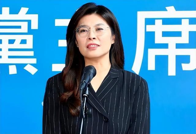 两路人马先后赴美，郑丽文没上大陆	，先上美国！到底打的什么牌？