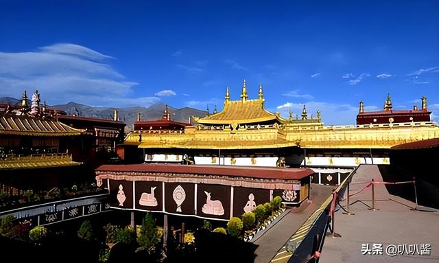 他用八年时间徒步走到拉萨，七步一叩首，7400里，竟磕出“天眼”