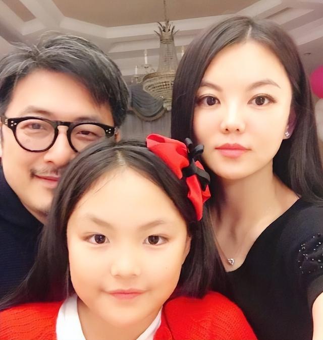 这一次，离婚4年的李湘和王岳伦，联手给娱乐圈的明星们上了一课