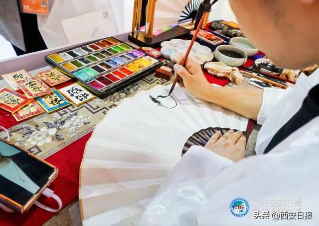 第八届进博会“国家级步行街”陕西展区正式亮相