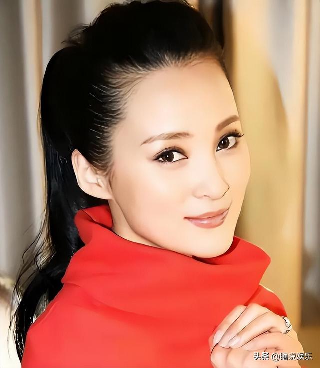 她因年轻漂亮被导演占为己有，16年后老公故技重施，再抱得美人归