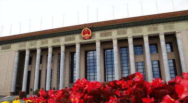 特朗普昭告50州	，不能让中国超车，马斯克重返白宫，最强帮手回归