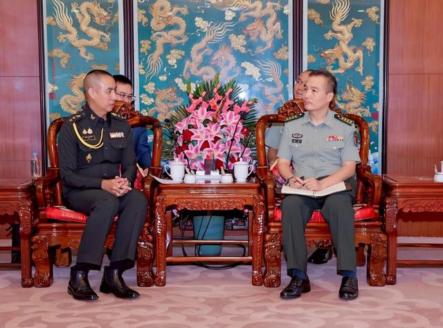 在确定中国不会出一兵一枪后，特朗普入局泰柬冲突，豪赌正式开始