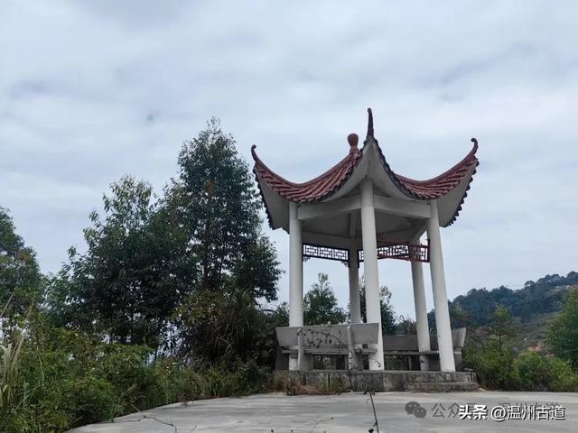 这处以玻璃栈道、落日观景和悬崖木亭而闻名的网红地，你可去过