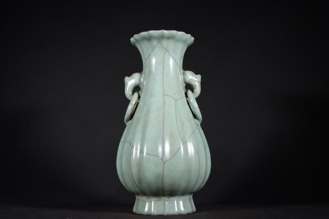 博物馆藏画是假的？77岁老头后备箱放货卖1.5亿，收藏界差点栽了