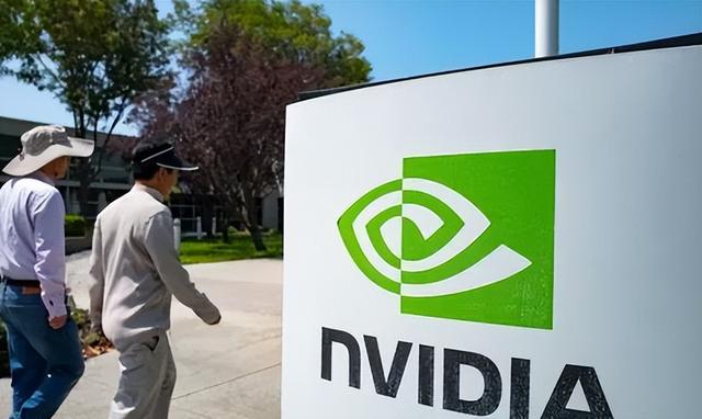 特朗普弃台后，美国批准一项交易	，要逼华全额付款，中国连夜换将