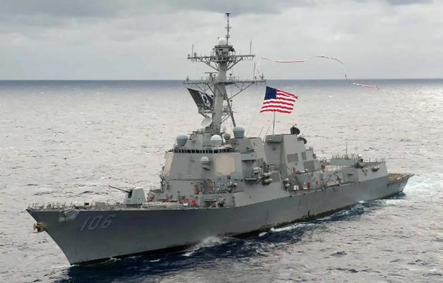 神秘货轮现身港口，集装箱布满导弹发射管，中国低成本武库舰？