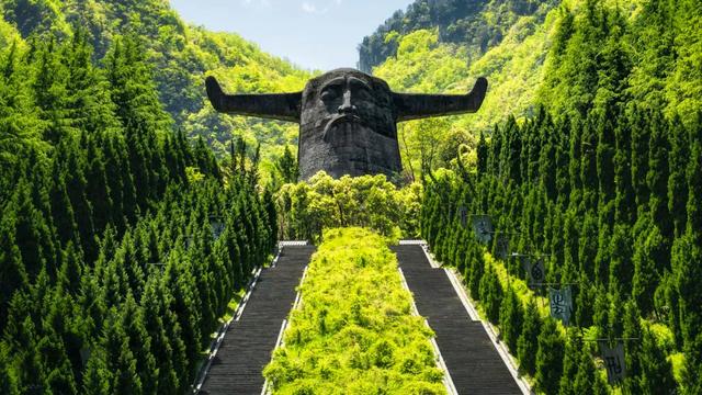 世界自然遗产、物种基因库、北纬31°绿色奇迹——神农架旅游攻略