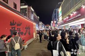 好美！好逛！今天的苏州观前街假期氛围感拉满图片