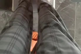 笑麻了！美女光脚量体重，脚趾引热议？网友：这是特效吧？图片