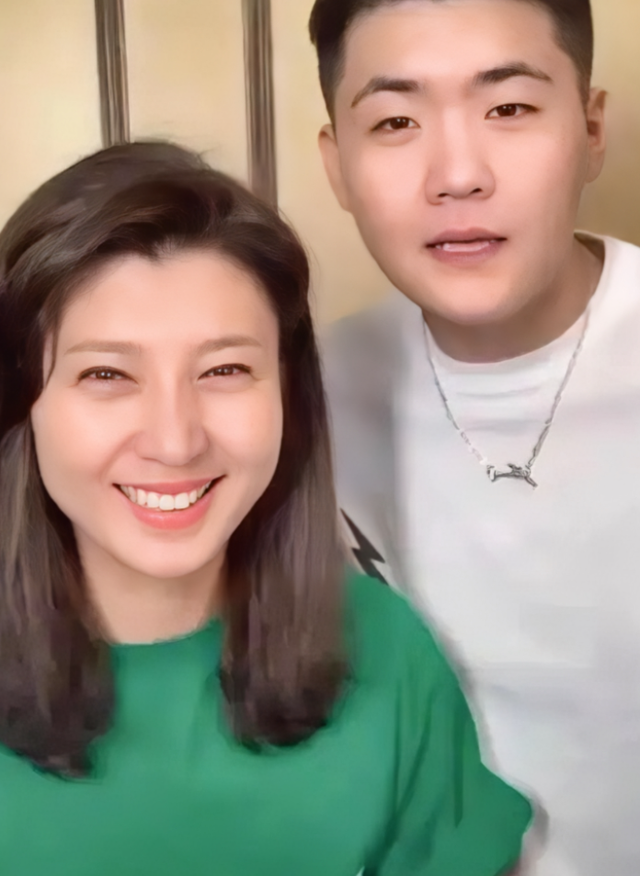 重罚！偷税、背人命债，被官方彻查后首露面的闫学晶 迎来最终结局