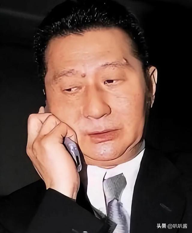 包养情人无数，娶初中同学女儿为妻，玩老婆闺蜜，嗜色如命的富豪