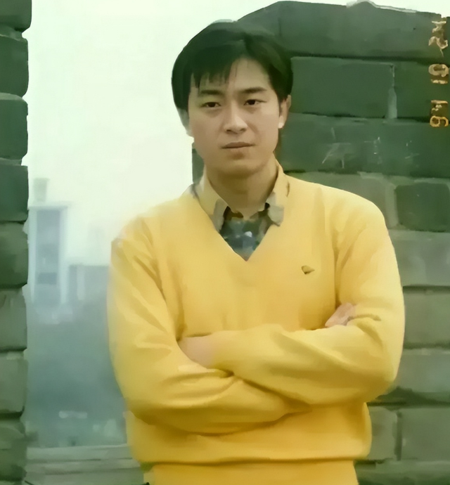 钱再多有什么用！55岁路都走不稳的张嘉益，给中年男人提了个醒