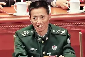 一级军士长王忠心简历，他享受什么待遇？退休后婉拒百万年薪图片
