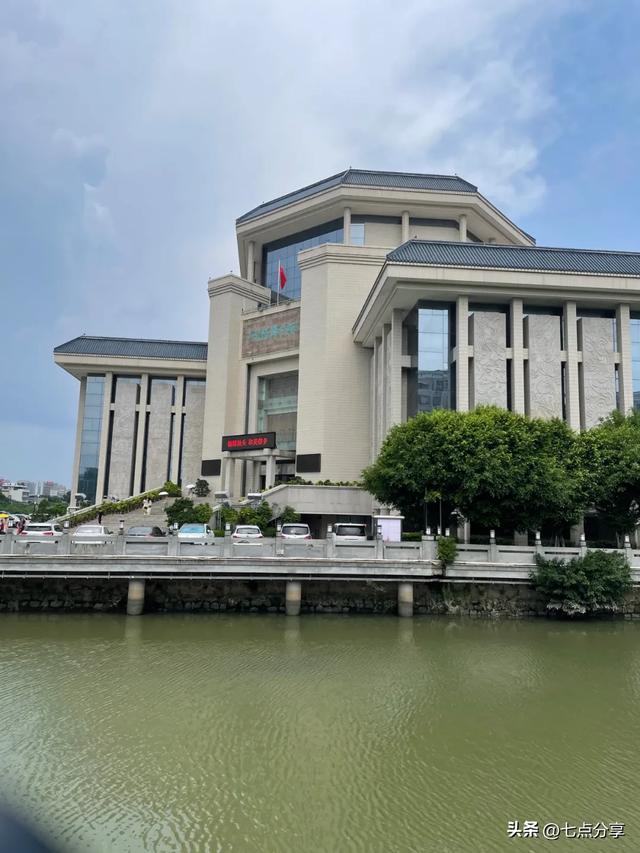 汕头一日游:杨枝寺+菩提禅寺+汕头市博物馆+小公园+广场轮渡