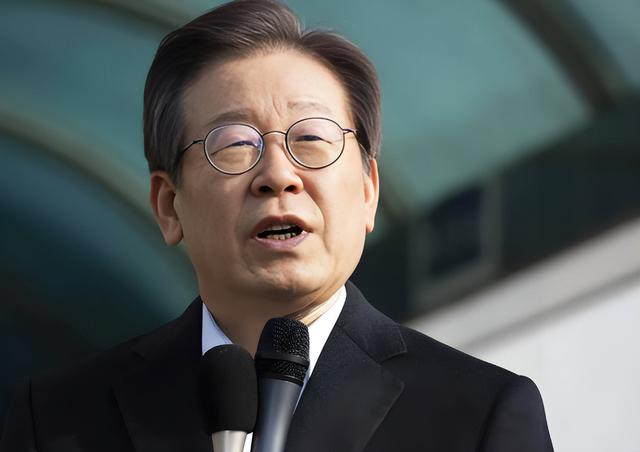 脸丢光了！李在明从美国回来后，决定对华试行免签，特朗普反手一耳光，韩国在美面前没有选择权