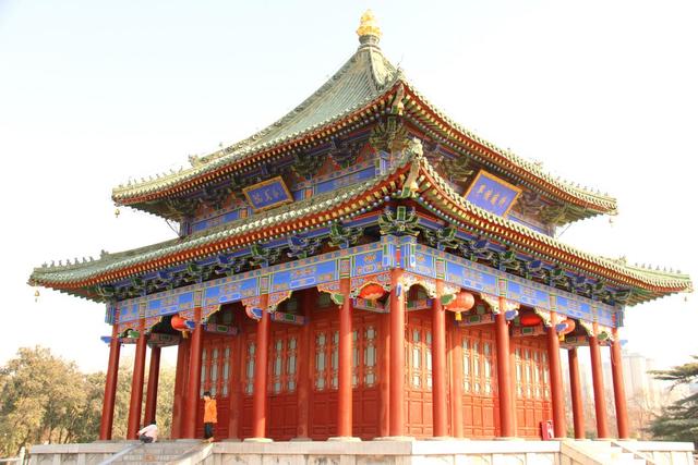 千年诗脉，一城风华：跟着唐诗的足迹 触摸鲜活的长安