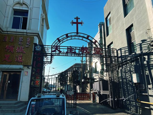 呼和浩特有座百年天主教堂，还是全国重点文物，好多游客不知道？