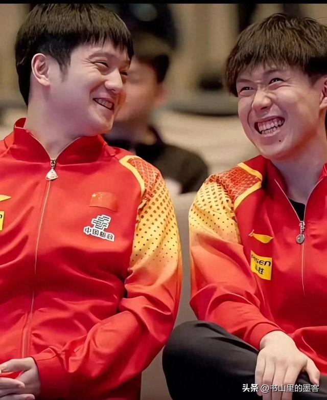 王皓憔悴苍老，两鬓发白，全力托举王楚钦，自己的两个儿子顾不上