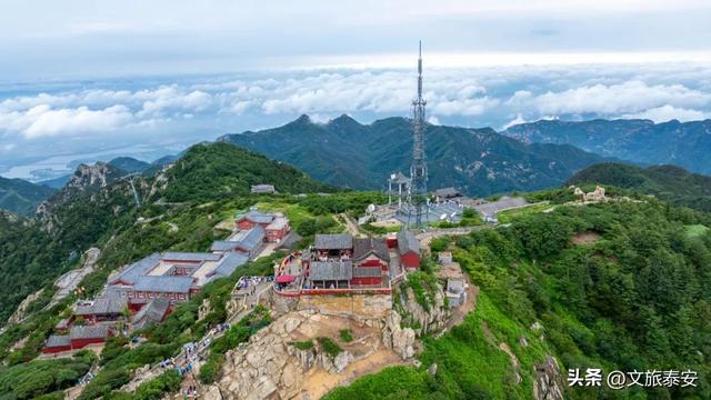 泰山雨后云雾织仙境！泼墨山水里藏着夏日最治愈的奔赴