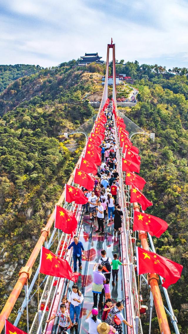 最美中国红，点亮山东秋！