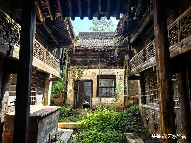 谁给的胆子，敢称“西安城南第一村”，就凭这古戏台和老房子吗？